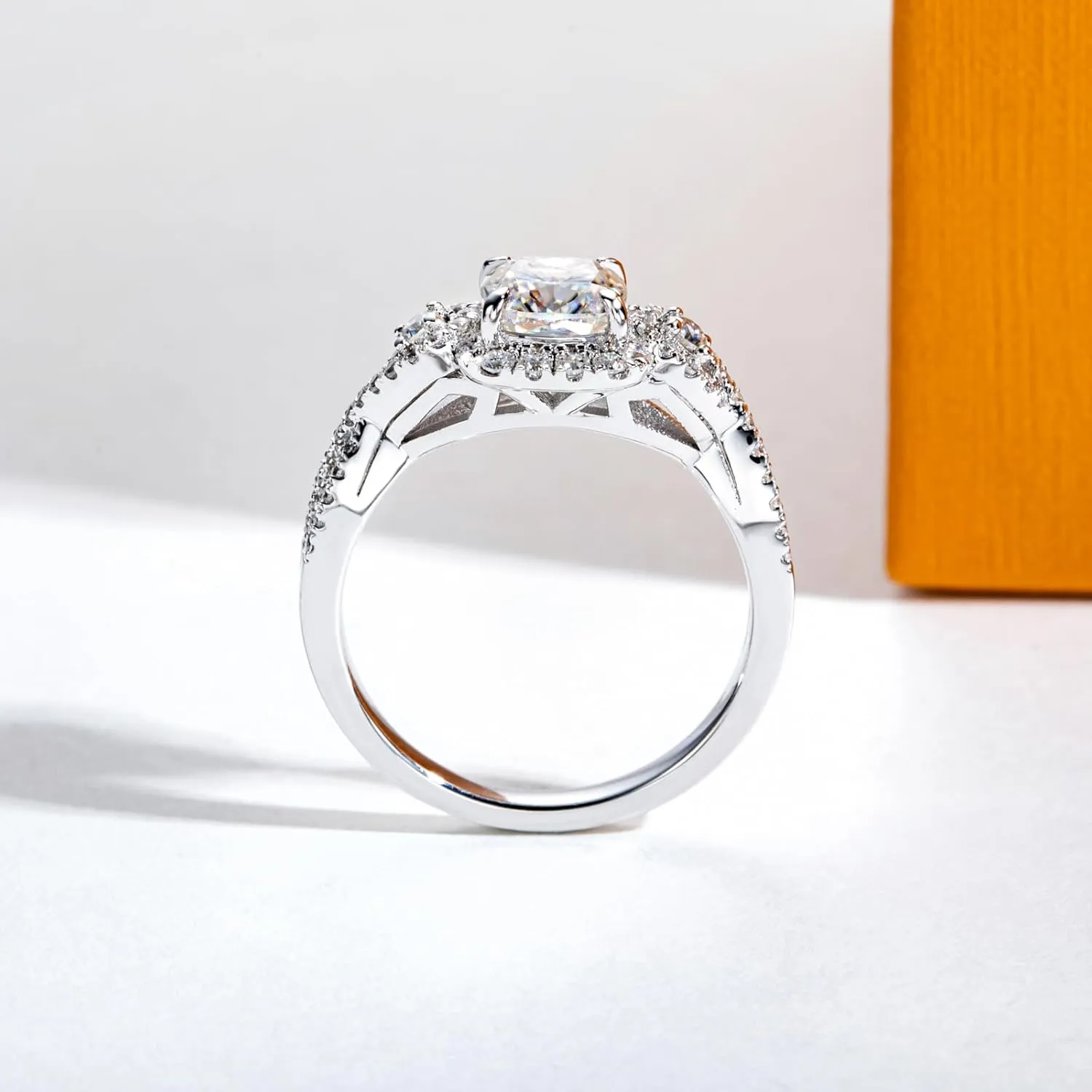 Moissanite Engagement Rings 1.4-2.2cttw D Color VVS1 Clarity Round Brilliant Cut 925 Sterling Silver 3 Stones Anniversary Promise Wedding Rings for Women with Certificate