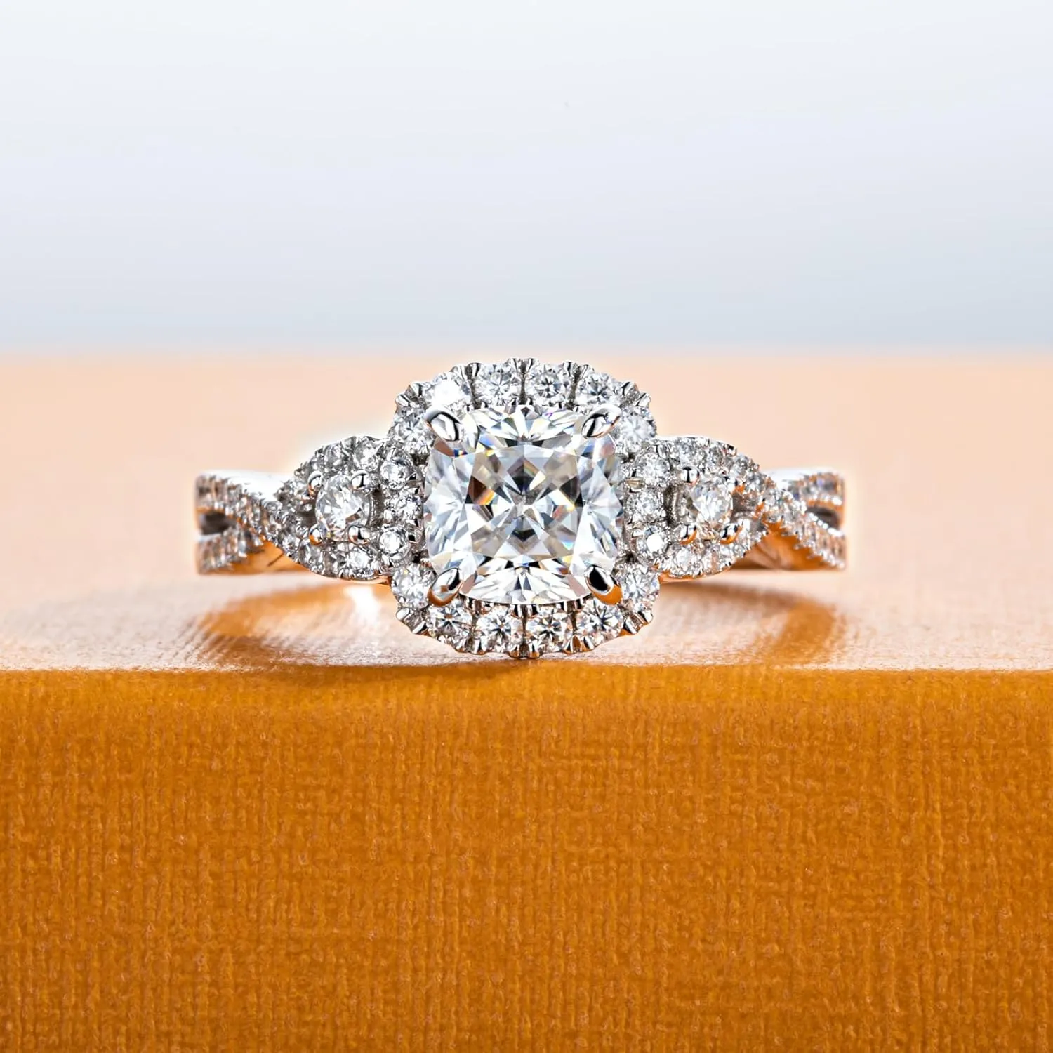 Moissanite Engagement Rings 1.4-2.2cttw D Color VVS1 Clarity Round Brilliant Cut 925 Sterling Silver 3 Stones Anniversary Promise Wedding Rings for Women with Certificate