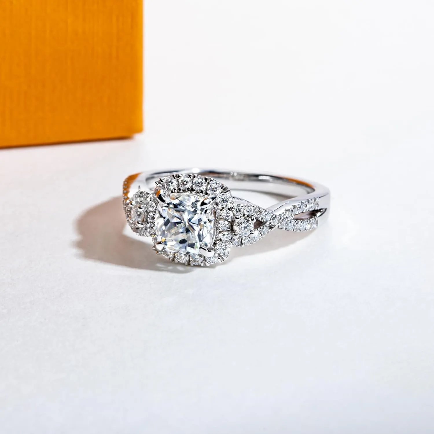 Moissanite Engagement Rings 1.4-2.2cttw D Color VVS1 Clarity Round Brilliant Cut 925 Sterling Silver 3 Stones Anniversary Promise Wedding Rings for Women with Certificate