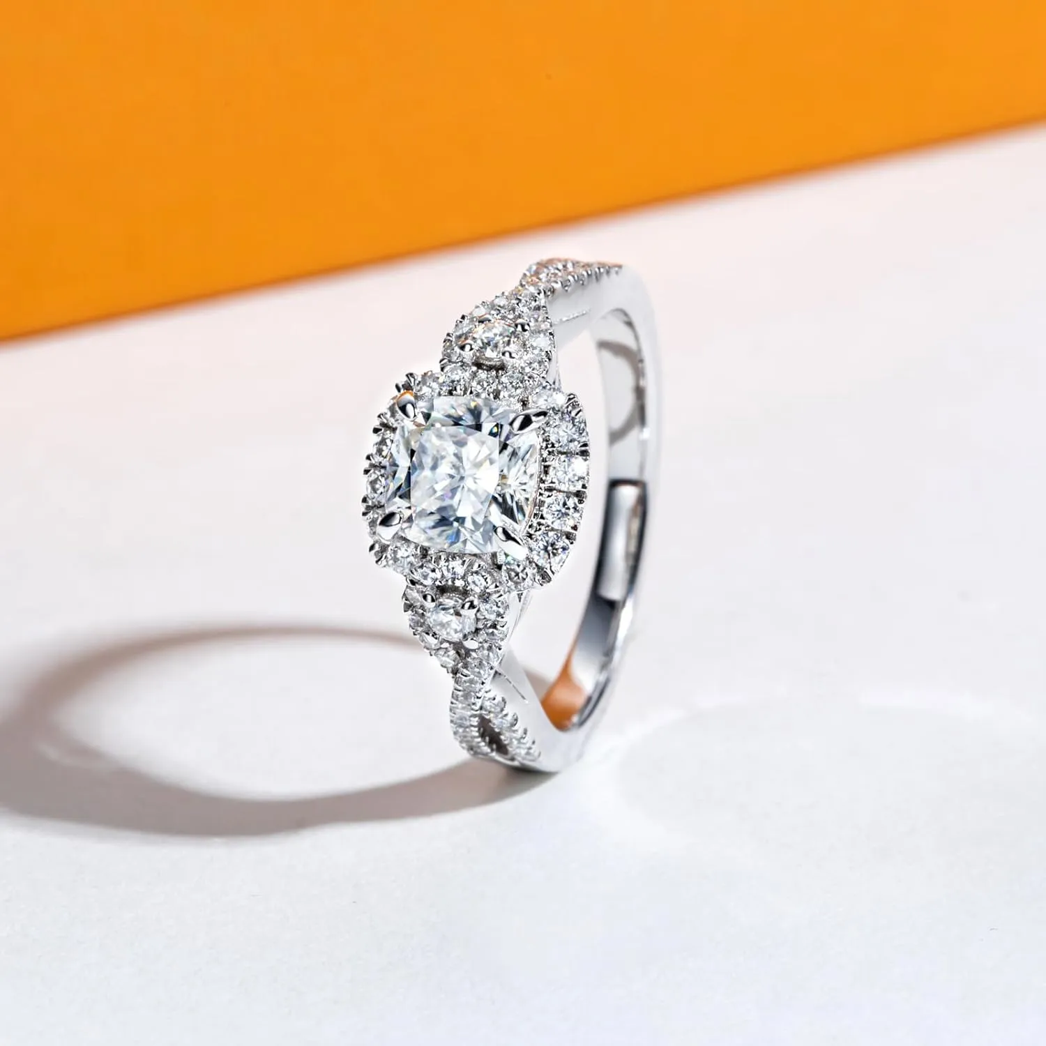Moissanite Engagement Rings 1.4-2.2cttw D Color VVS1 Clarity Round Brilliant Cut 925 Sterling Silver 3 Stones Anniversary Promise Wedding Rings for Women with Certificate
